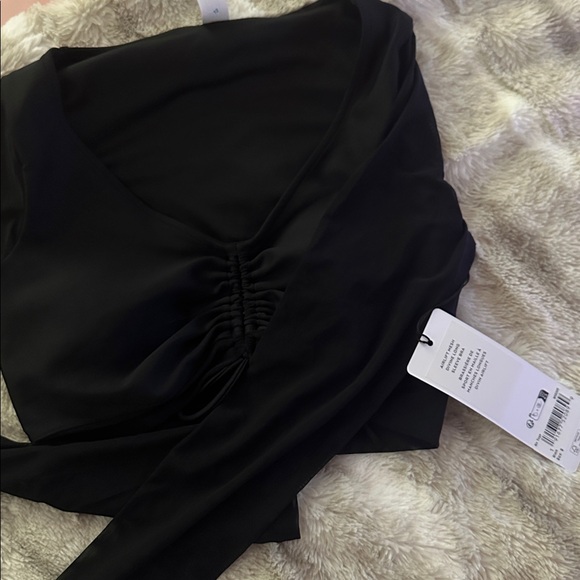 ALO Yoga Black Ruched Crop Top.. Airlift Mesh Divine Long Sleeve bra - Picture 4 of 8